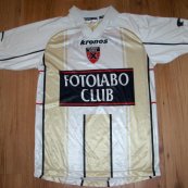Away football shirt 2000 - 2001