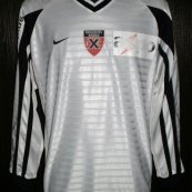 Away football shirt 2002 - 2003