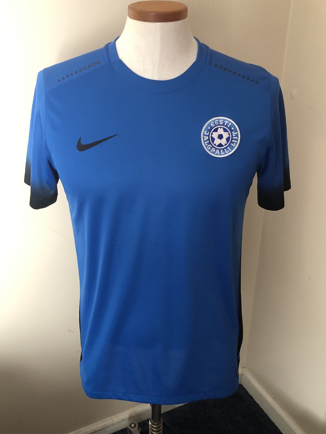 Estonia Home football shirt 2016 - 2018.