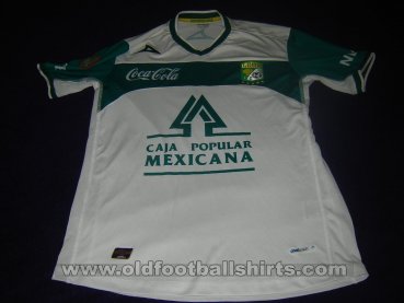Leon Away football shirt 2011 - 2012