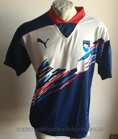Pescara Training/Leisure football shirt 1999 - 2000