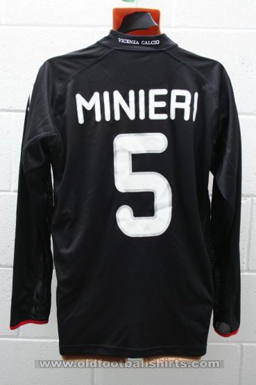 Vicenza Virtus Away football shirt 2010 - 2011