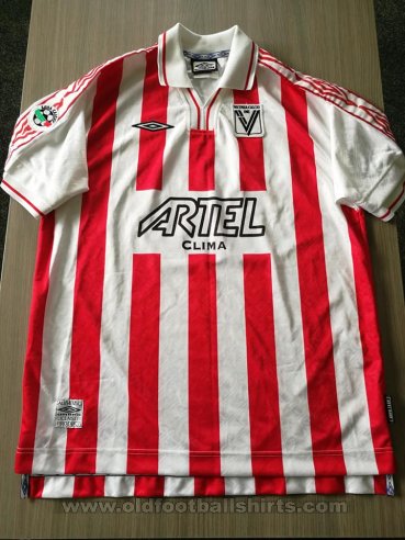 Vicenza Virtus Home football shirt 2000 - 2001