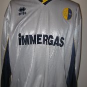 Third football shirt 2001 - 2002