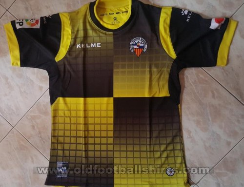 CE Sabadell Third football shirt 2013 - 2014
