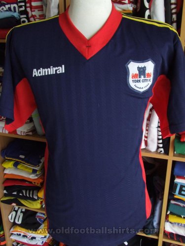 York City Training/Leisure football shirt 2000 - 2001