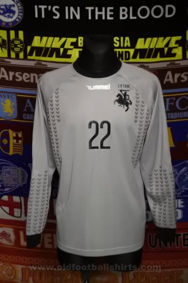 Lithuania Goalkeeper football shirt 2016 - 2017
