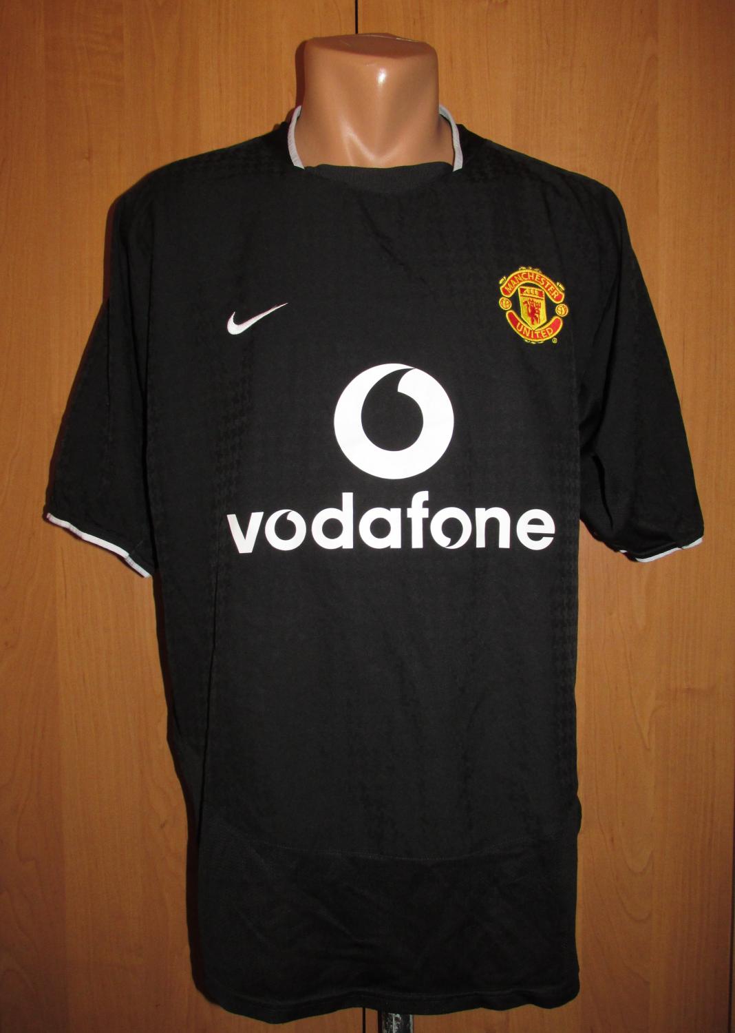 Manchester United Away football shirt 2003 - 2005. Sponsored by ...