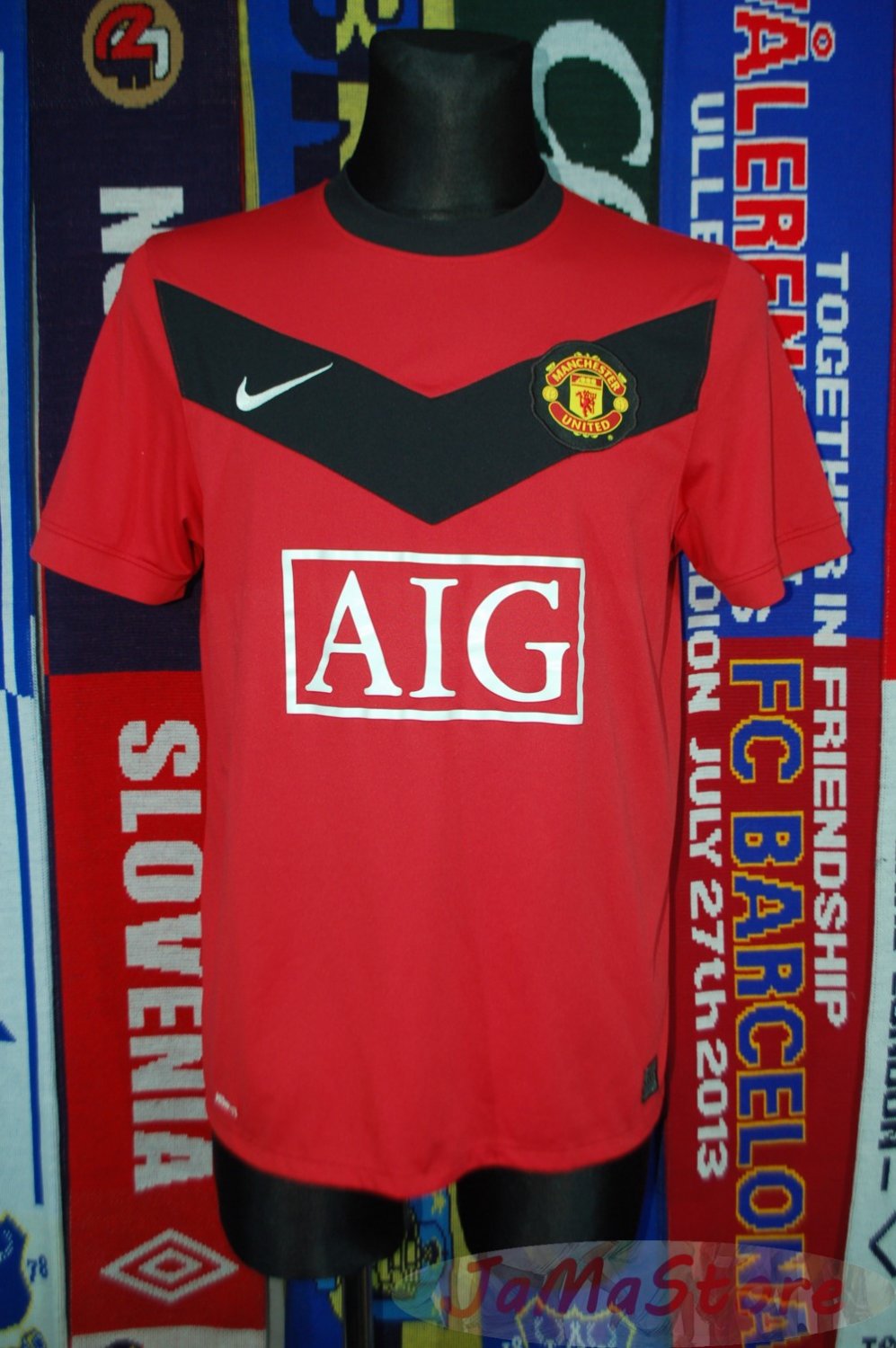Manchester United Home football shirt 2009 - 2010. Sponsored by AIG