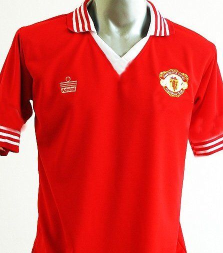 Manchester United Home football shirt 1975 - 1977. Added on 2018-03-15 ...