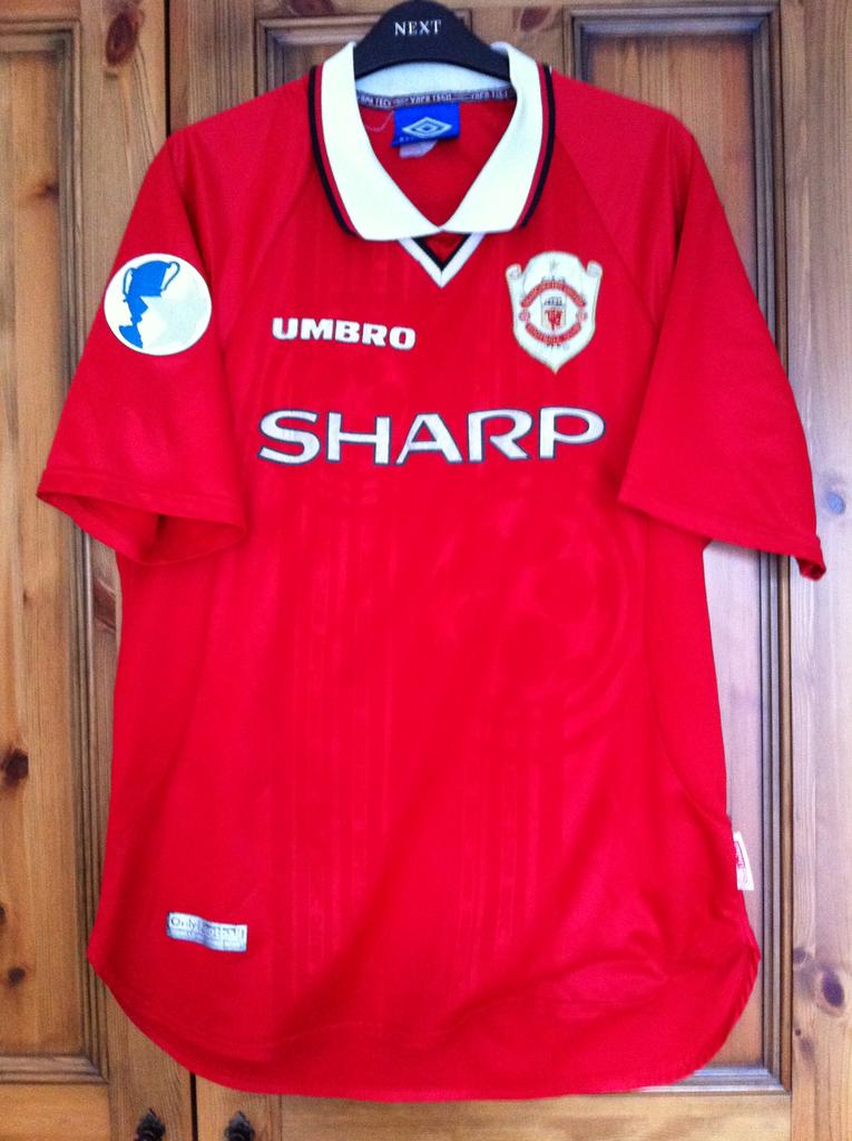 Camiseta Retro Manchester United 1999 UEFA Home Umbro Grande X-Grande Original 