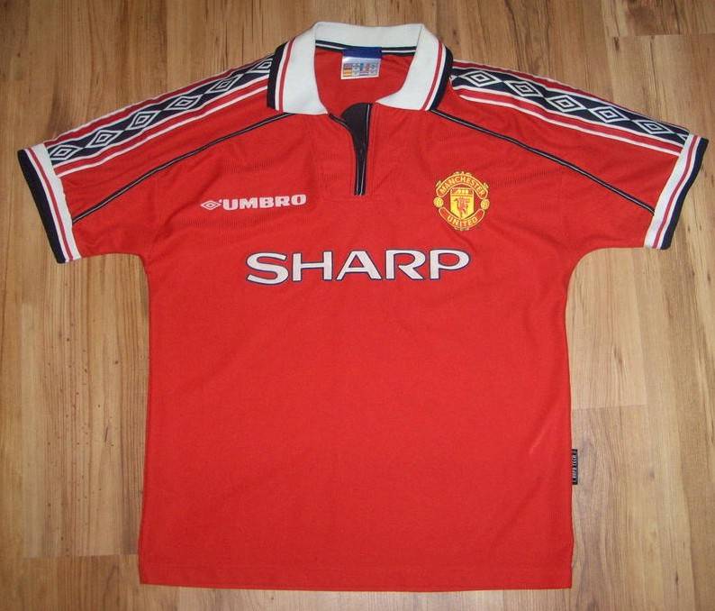Manchester United Home football shirt 1998 - 2000. Sponsored by Sharp