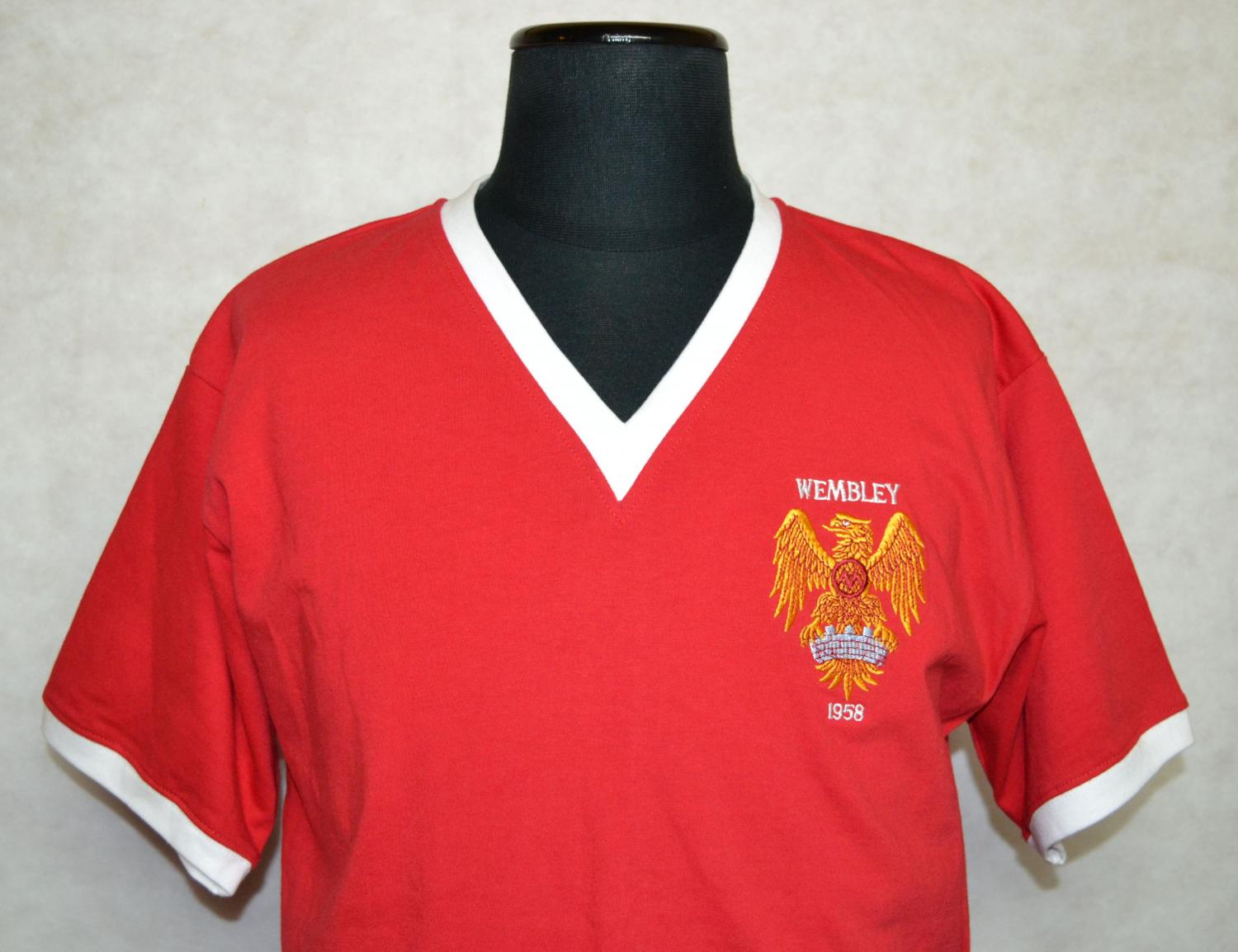 Manchester United Retro Replicas football shirt 1958. Sponsored by no ...