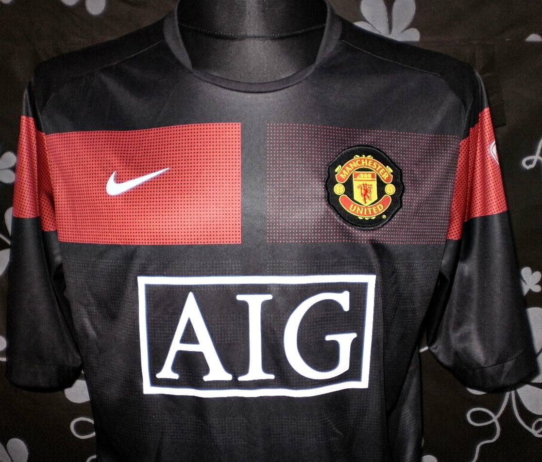 Manchester United Training/Leisure football shirt (unknown year).