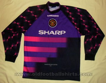 Manchester United Goalkeeper football shirt 1996 - 1997