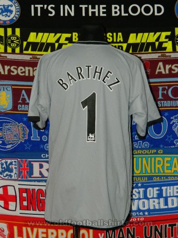 Manchester United Goalkeeper football shirt 2001 - 2002