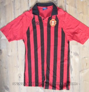 Manchester United Latihan/luangan baju bolasepak 1993 - 1994