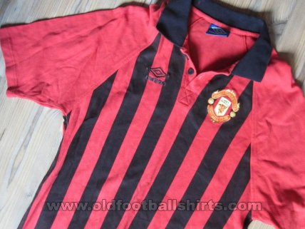 Manchester United Latihan/luangan baju bolasepak 1993 - 1994