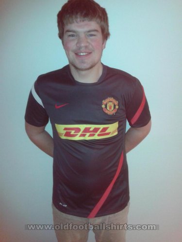 Manchester United Training/Leisure football shirt (unknown year)