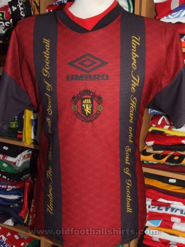 Manchester United Training/Leisure football shirt (unknown year)