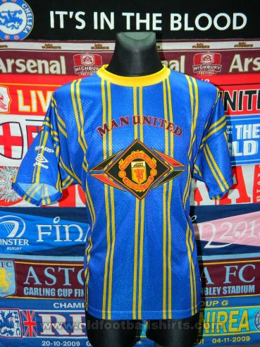 Manchester United Training/Leisure football shirt (unknown year)