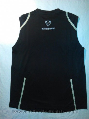 Manchester United Training/Leisure football shirt 2005 - 2006