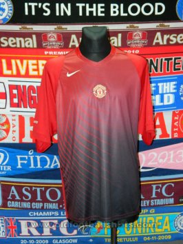 Manchester United Training/Leisure football shirt (unknown year)