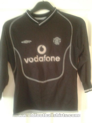 Manchester United Training/Leisure football shirt 2001 - 2002