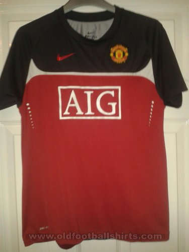 Manchester United Training/Leisure football shirt 2006 - 2010