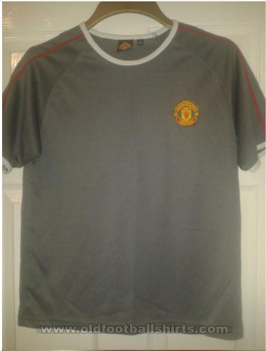 Manchester United Training/Leisure football shirt (unknown year)