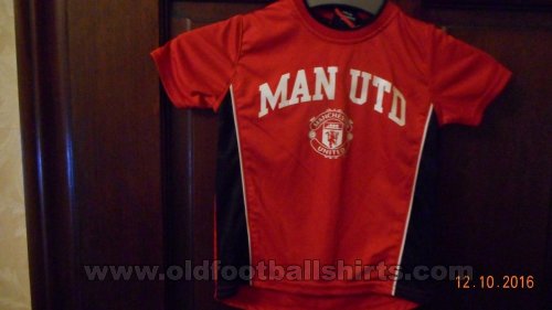 Manchester United Training/Leisure football shirt (unknown year)