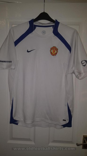 Manchester United Training/Leisure football shirt (unknown year)