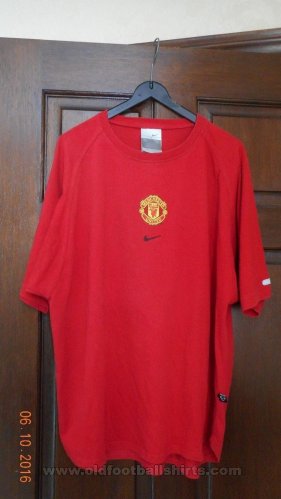 Manchester United Training/Leisure football shirt (unknown year)