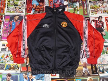 Manchester United Training/Leisure football shirt 1998 - 1999