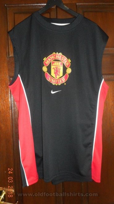 Manchester United Training/Leisure football shirt (unknown year)