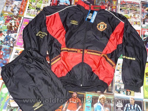 Manchester United Treino/Passeio camisa de futebol 1996 - 1997