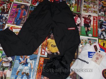 Manchester United Training/Leisure football shirt 1997 - 1998