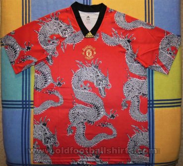 Manchester United Training/Leisure football shirt 2020