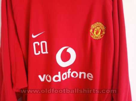 Manchester United Training/Leisure football shirt 2002 - 2003