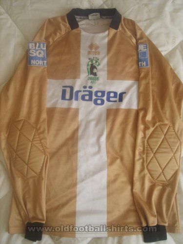 Blyth Spartans Goalkeeper football shirt 2009 - 2010