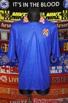 Dinamo Zagreb Home football shirt (unknown year)
