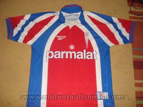 Club Deportivo Universidad Catolica Away football shirt 1999