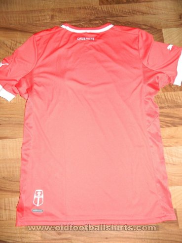 Club Deportivo Universidad Catolica Away football shirt 2012
