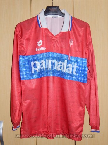 Club Deportivo Universidad Catolica Away football shirt 1997