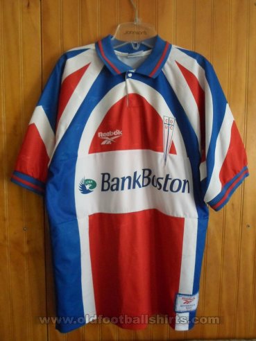 Club Deportivo Universidad Catolica Away football shirt 2000
