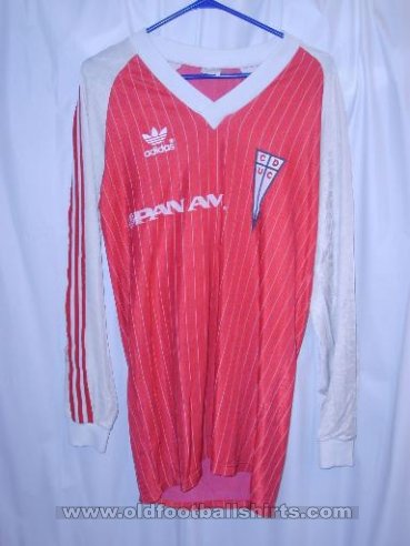 Club Deportivo Universidad Catolica Away football shirt 1986