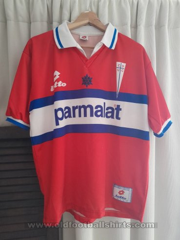 Club Deportivo Universidad Catolica Away football shirt 1997