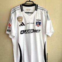 Colo-Colo Home football shirt 2025 sponsored by Juga Bet