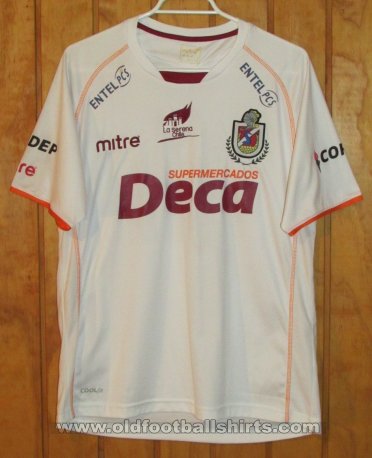 Deportes La Serena Away football shirt 2009
