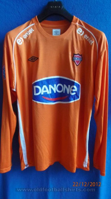 Nublense Goalkeeper football shirt 2010